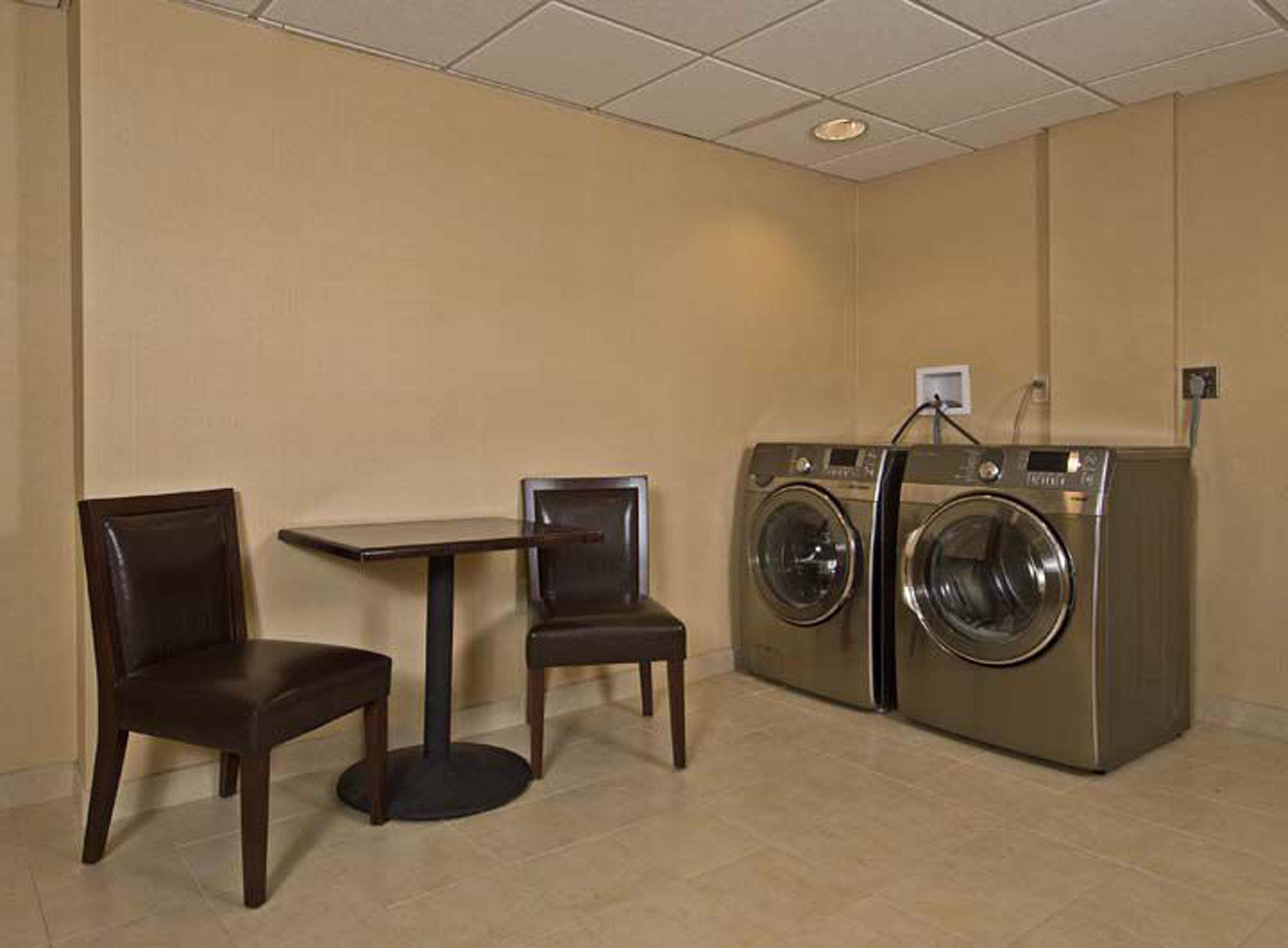 Armoni Inn & Suites Orangeburg Съоръжения снимка